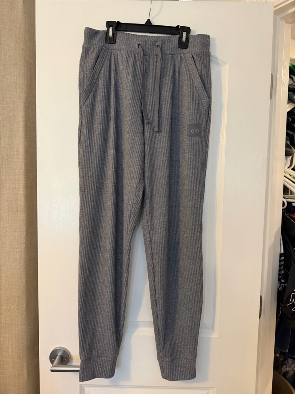 ALO Yoga Gray Ribbed Women's Jogger Pants